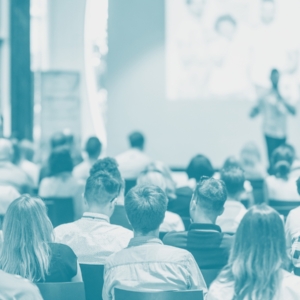 Publikum bei einer Konferenz zu Plastikmüllexporten